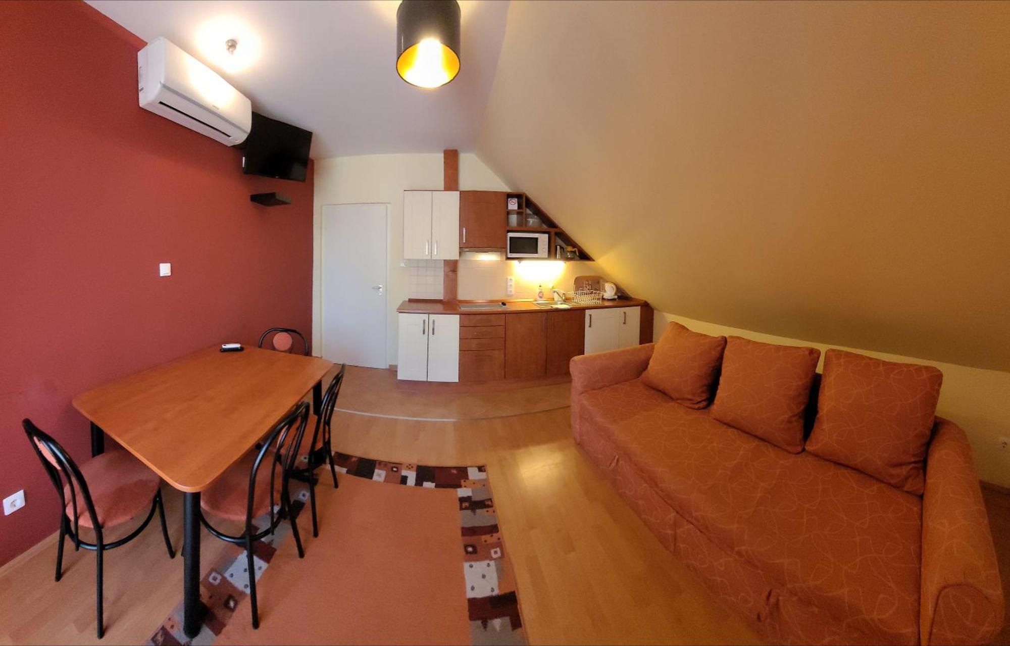 דירות Balatonboglár Frank Apartmanhaz מראה חיצוני תמונה